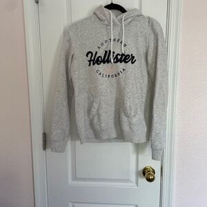 Hollister Sweatshirt with hood. White/Creme, size XS